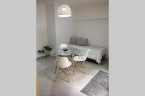 Hermoso NUEVO con PISCINA, Balcón y Patio
